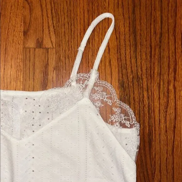 CUPSHE NWT White Eyelet Lace Trim Cami Top Size M - Picture 2 of 4